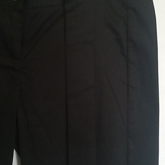 Marilyn Monroe Bermuda shorts with pleats - Picture 3 of 6